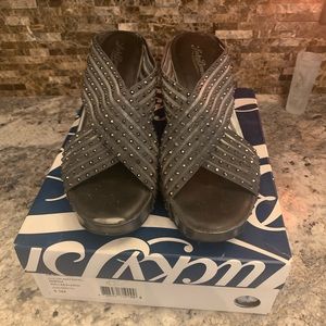 Lucky Brand LK Millers pewter elastic like new
